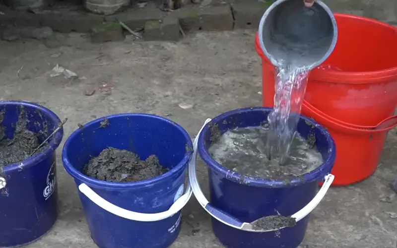 How to Build 2 Cheap Biogas Systems with Plastic Barrels 6 biogas 2