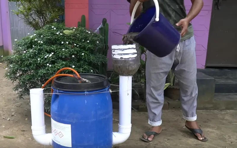 How to Build 2 Cheap Biogas Systems with Plastic Barrels 7 biogas 5