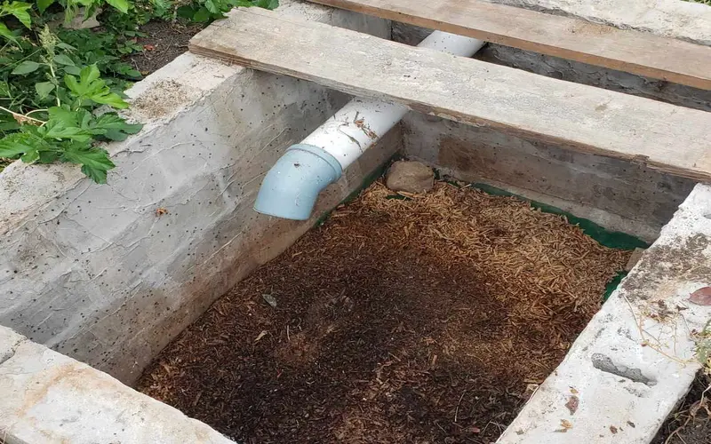 How To Make A Wonderful N0.1 Digester Toilet And Soakaway System 6 digester with sawdust