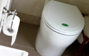Read more about the article How To Build a Composting Toilet System