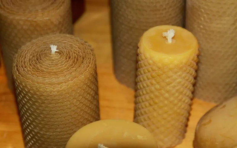 Read more about the article How to Make Natural Beeswax Candles
