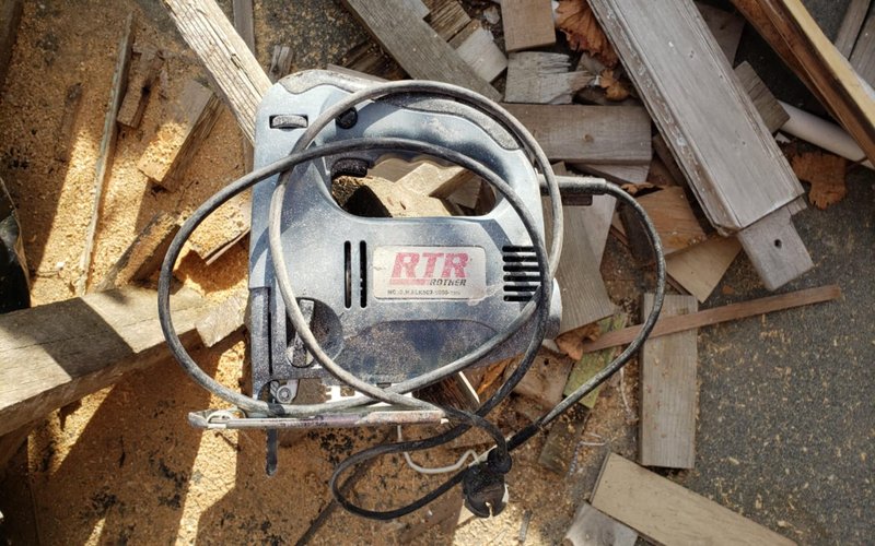 Power Tools 75 image of a well used jigsaw